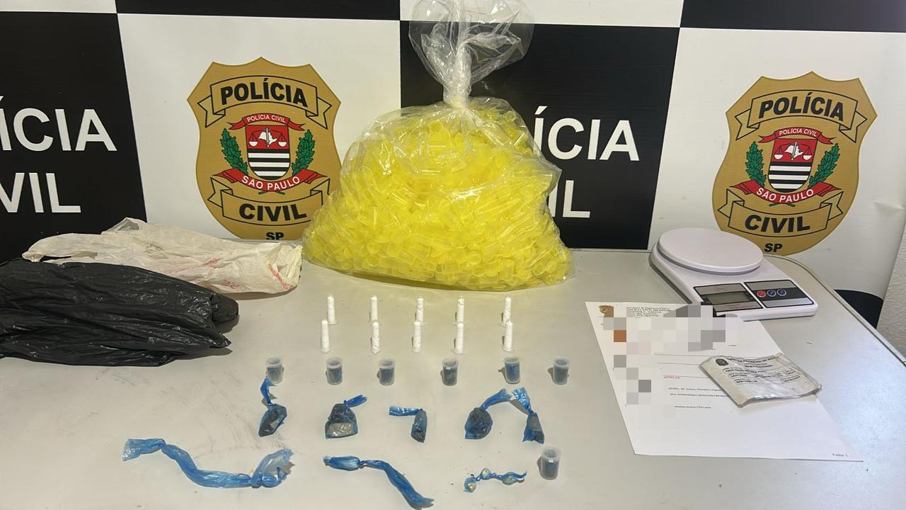 Homem é preso em flagrante após esconder drogas em geladeira usada para venda de gelo em Bertioga