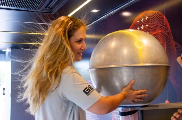 Cubatão recebe carreta de museu com experiências gratuitas a partir de sábado