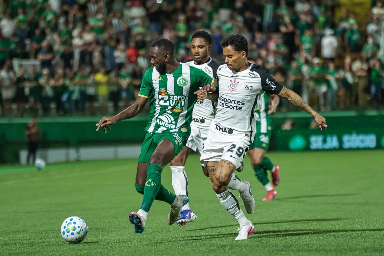 Chapecoense e Corinthians perdem chances e Brasileirão tem primeiro 0 a 0