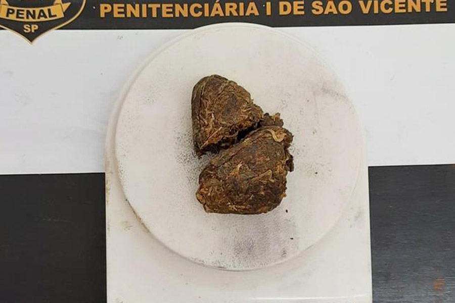 Mulheres são impedidas de entrarem com drogas em penitenciárias de São Vicente