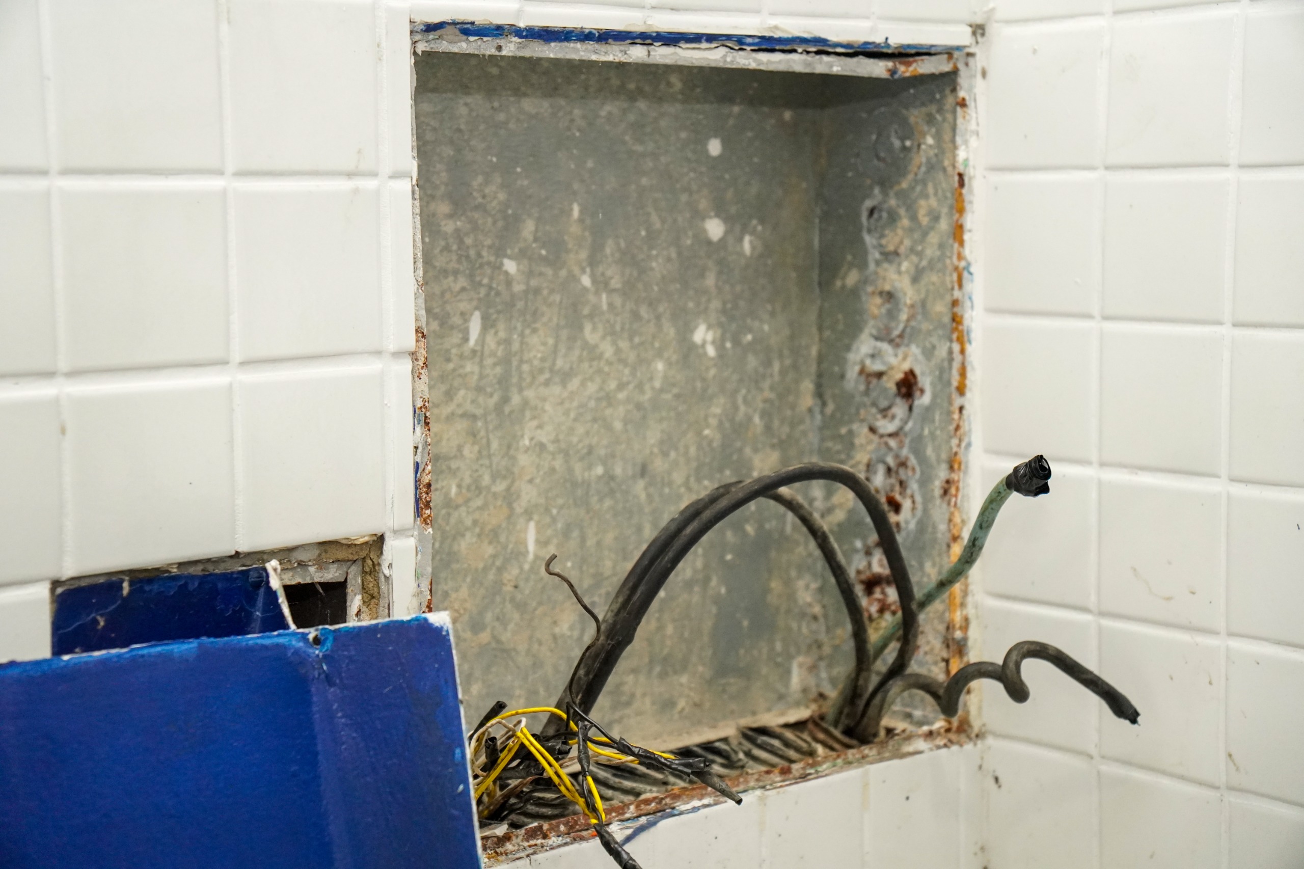 Escola municipal é alvo de furto de fiação e atos de vandalismo em Mongaguá