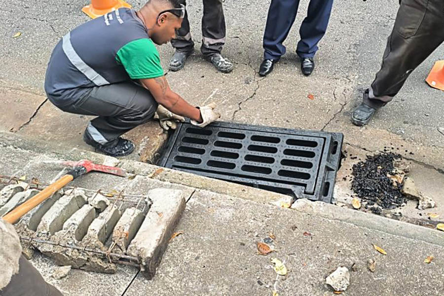 Santos inicia projeto-piloto com grelhas ecológicas para modernizar rede de drenagem