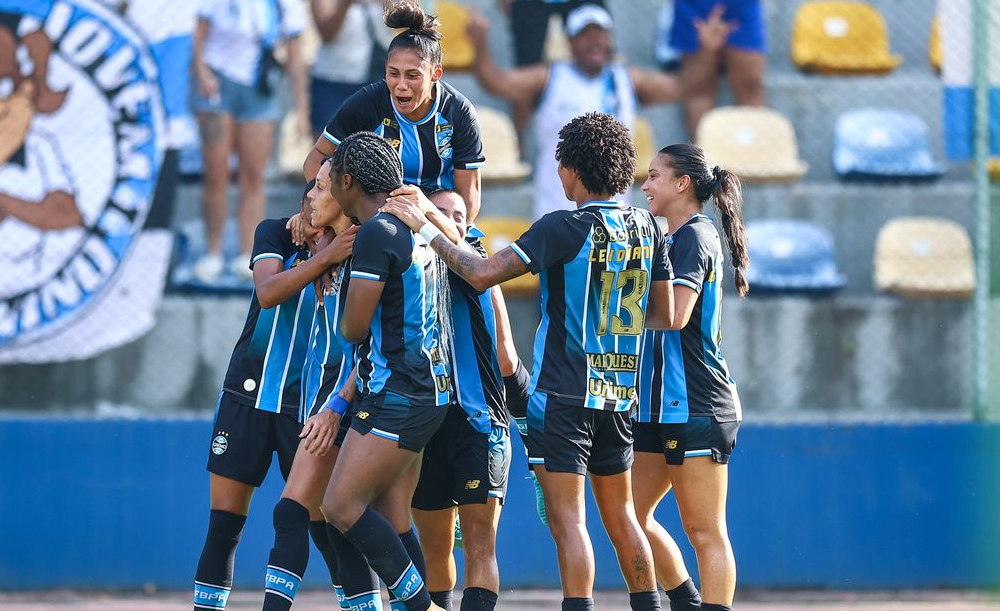 Grêmio supera Internacional por 2 a 1 no Brasileiro Feminino