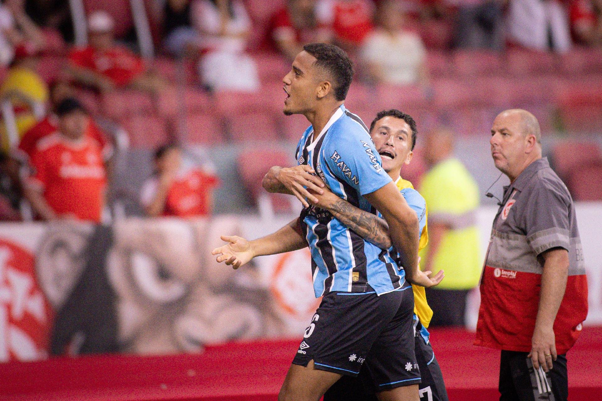 Grêmio empata com Internacional no Beira-Rio e é campeão Gaúcho