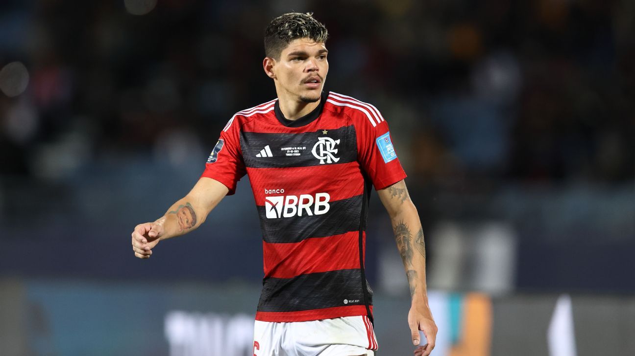 Lesão de Alex Sandro abre brecha para Ayrton Lucas se redimir no Flamengo