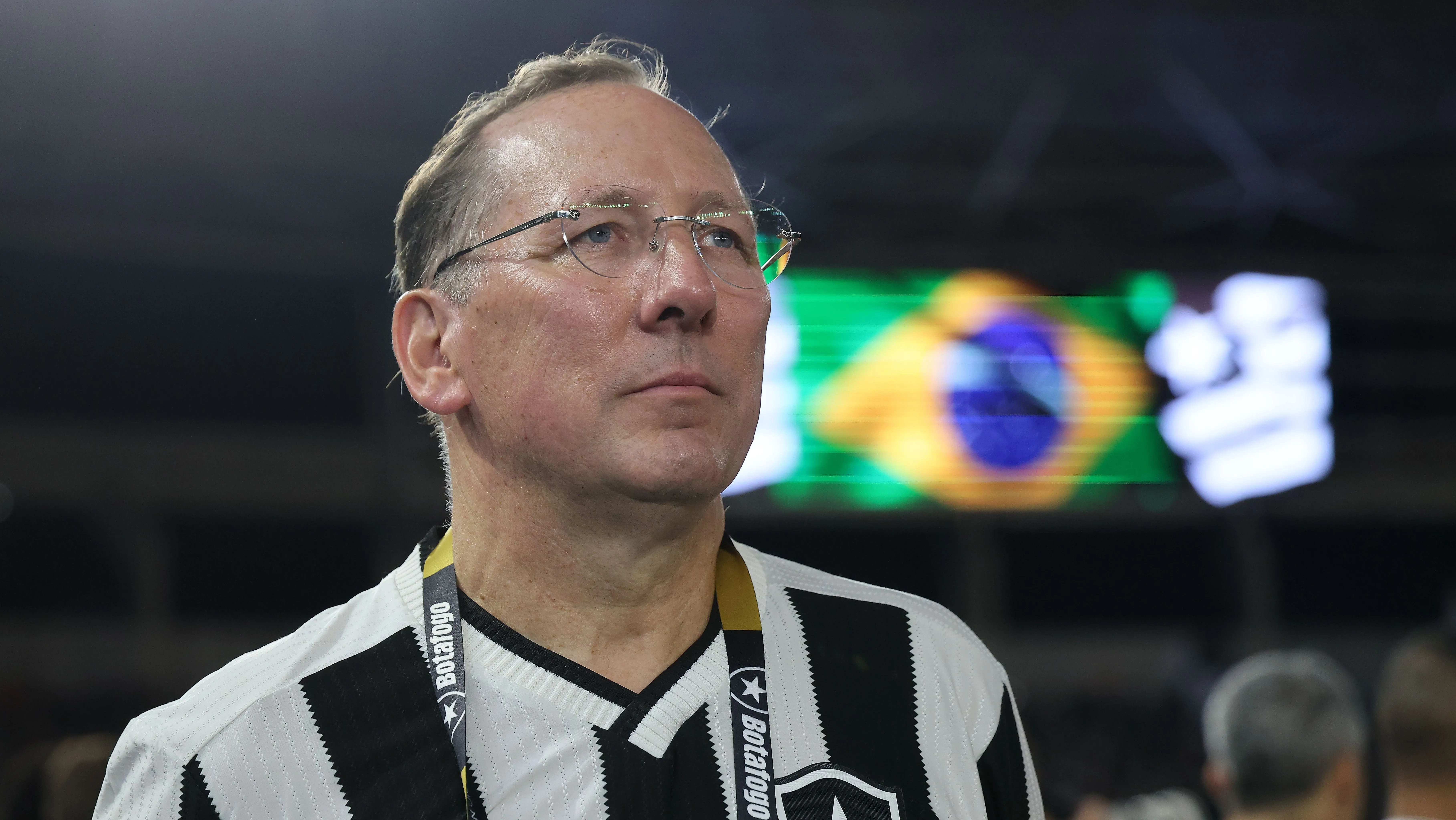 Textor diz que não vê jogo pensando em dinheiro e quer 'surra' do Botafogo