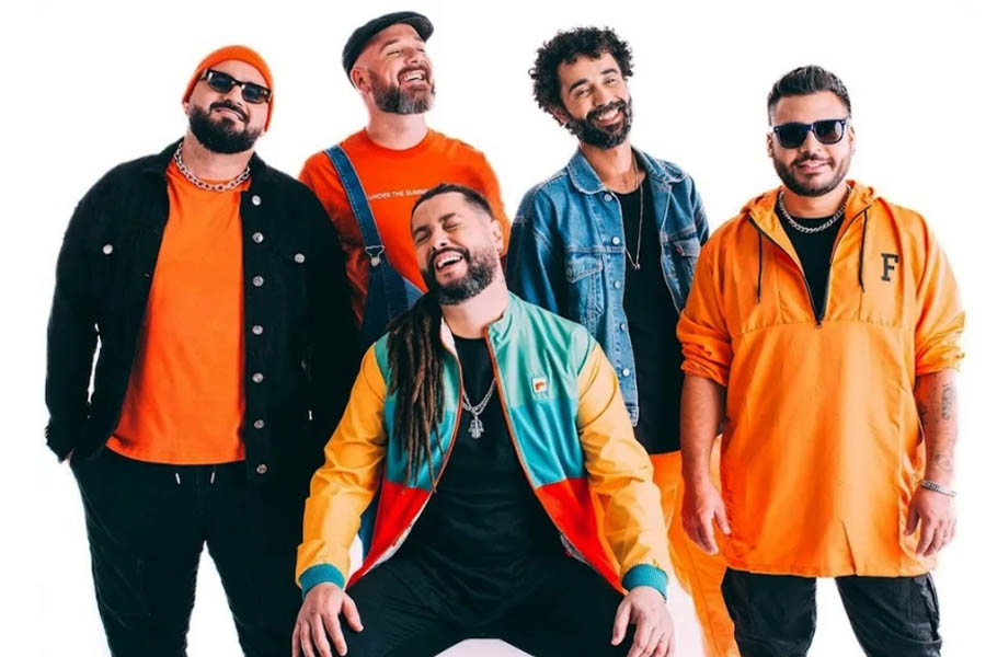 Maneva traz turnê 'Origem' e celebra 20 anos de carreira em show no Arena Club em Santos