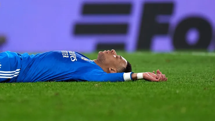 Joelho é problema desde dezembro, e Mbappé vive drama a 3 meses da Copa