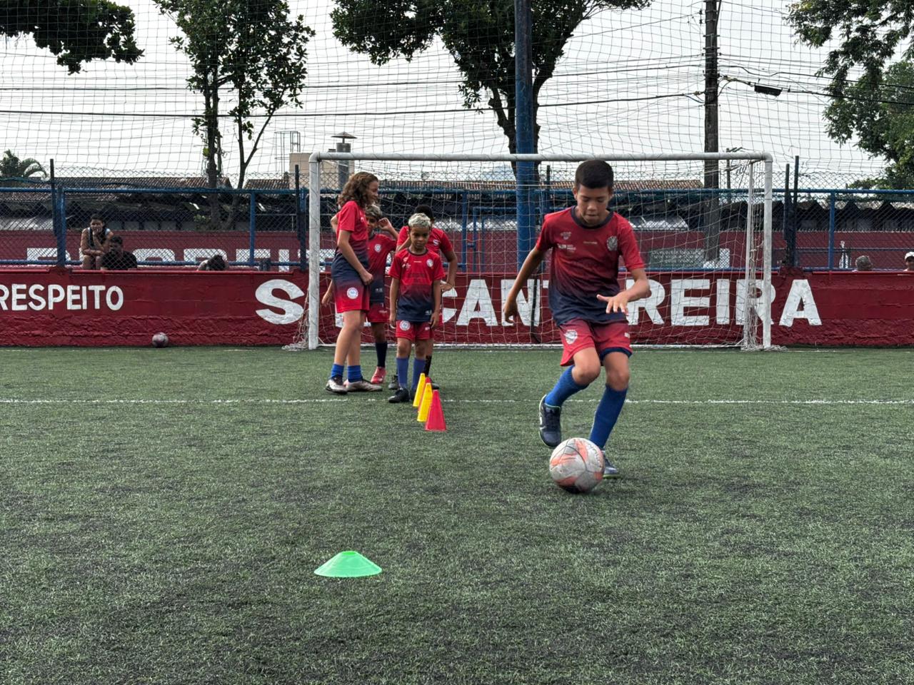 Com história na várzea de Santos, Meninos da Cantareira agora é Centro de Formação