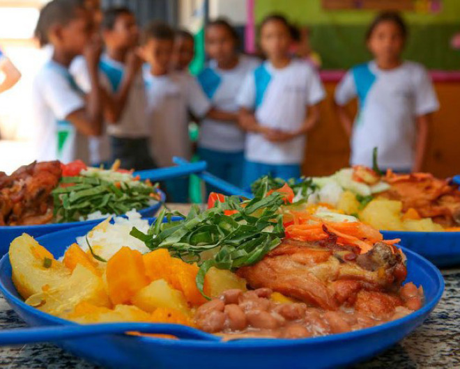 Empresa que fornece alimentos a Guarujá é investigada por receptação de leite