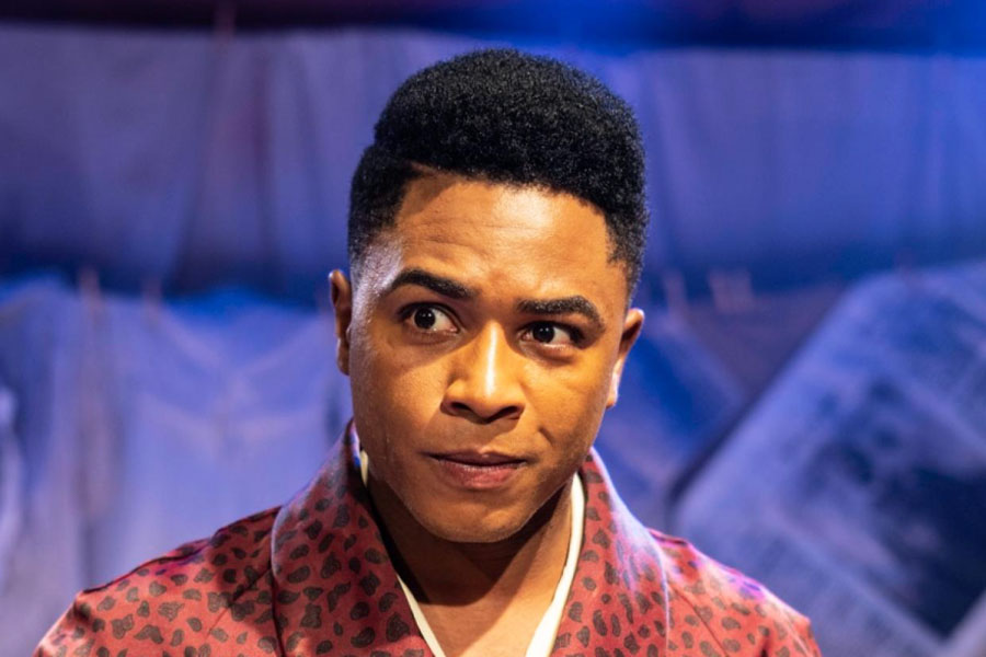 Ator Sidney Santiago apresenta espetáculo gratuito nesta terça em Santos