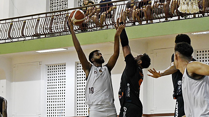 Com Fluminense 100%, Liga Ouro dá início em busca por vaga no próximo NBB