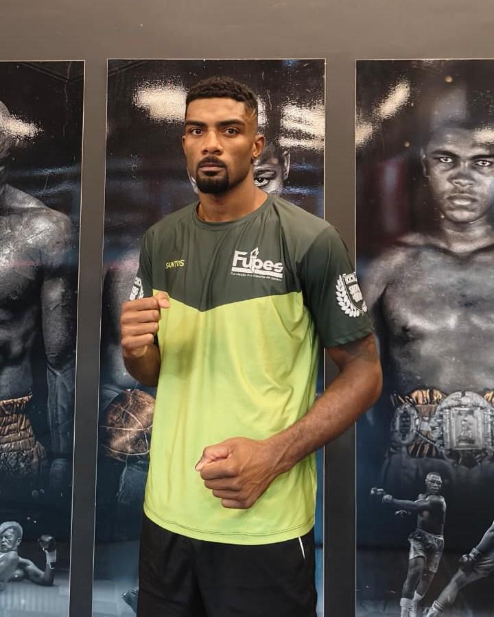 Lutador santista volta a lutar nesta sexta-feira com foco no UFC