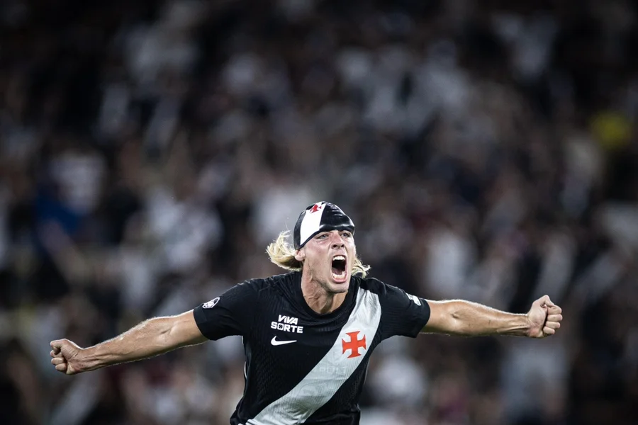 Vasco supera gol aos 53 segundos e vira sobre o Fluminense nos acréscimos