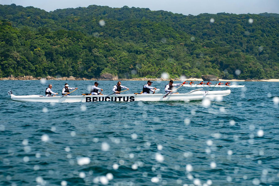 22ª Volta à Ilha de Santo Amaro de Canoa Havaiana desafia remadores em 75 km de percurso