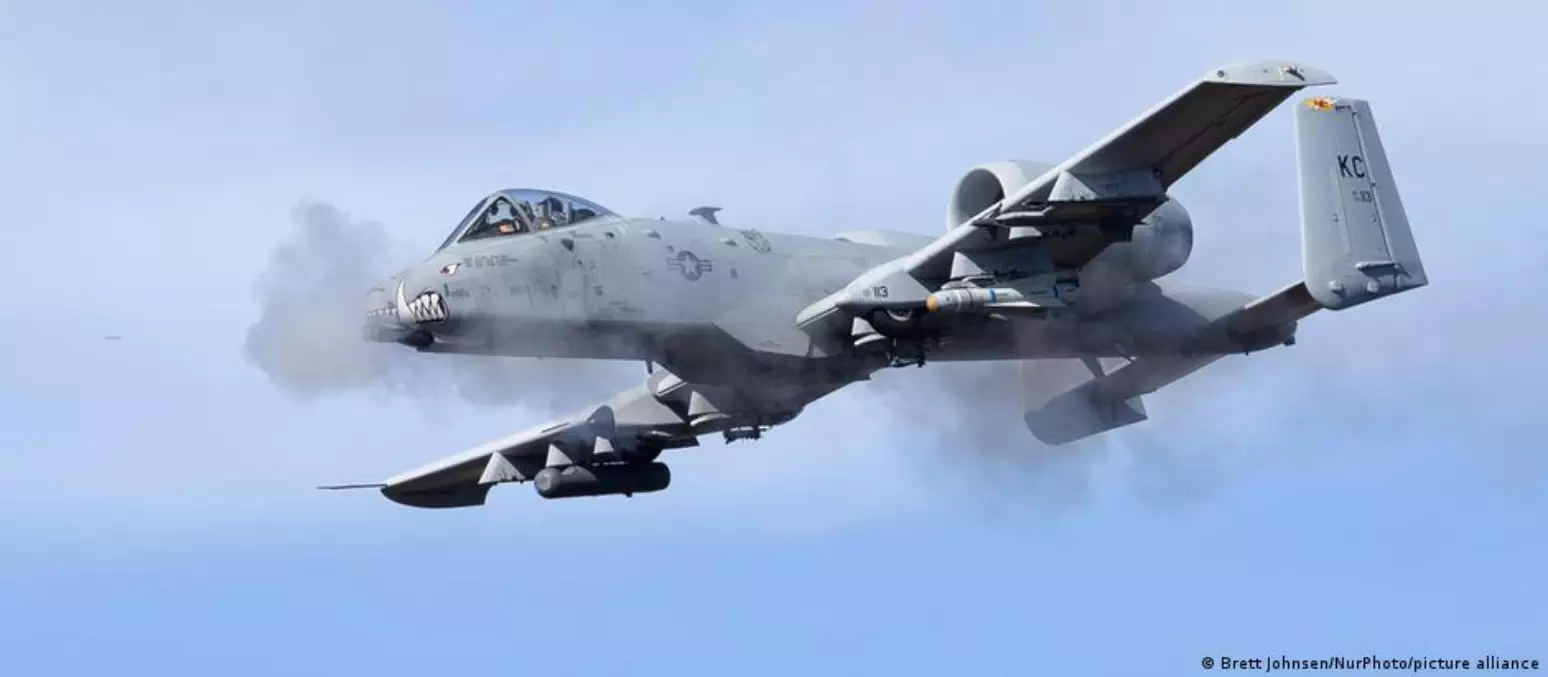 EUA e Irã continuam em busca de tripulante desaparecido após derrubada de jato americano