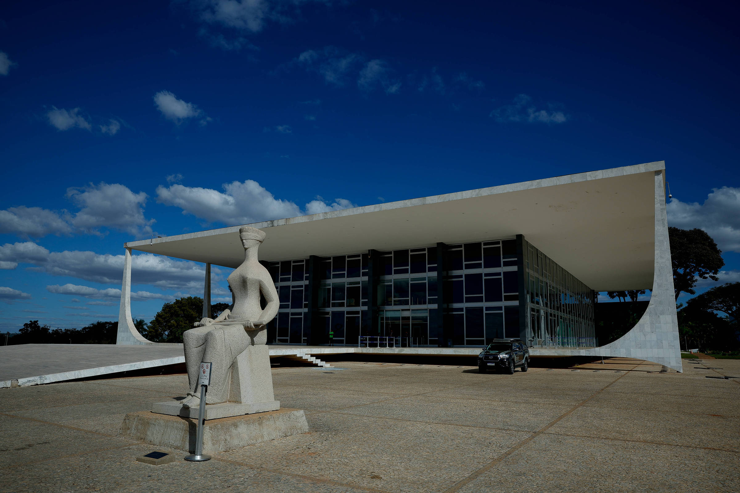 Associação de juízes pede ao STF mais tempo para aplicar novas regras que limitam penduricalhos