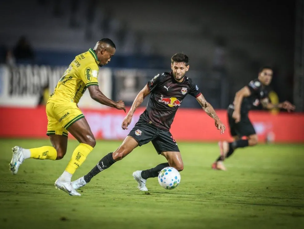 Bragantino e Mirassol empatam em reencontro paulista na Copa do Brasil