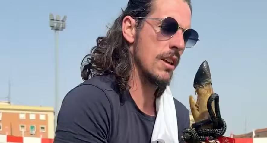 Presidente de clube espanhol persegue jogadores muçulmanos com presunto