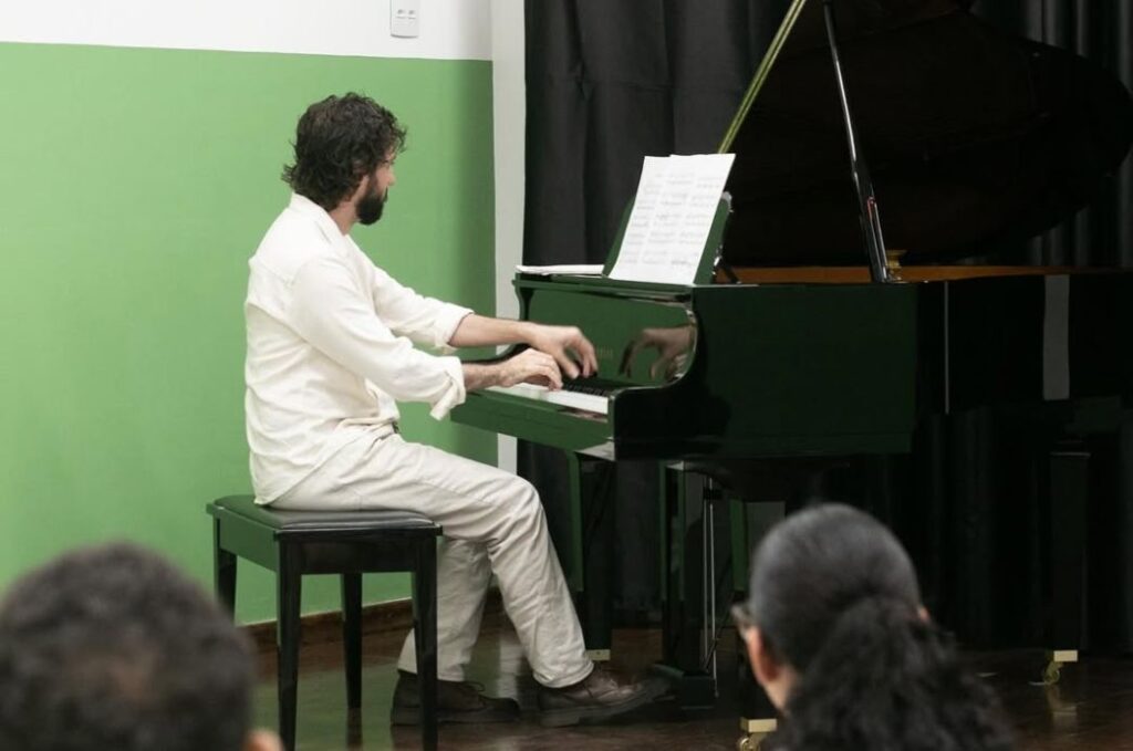 Escola Técnica de Música e Dança de Cubatão apresenta recital com alunos e pianista cubatense
