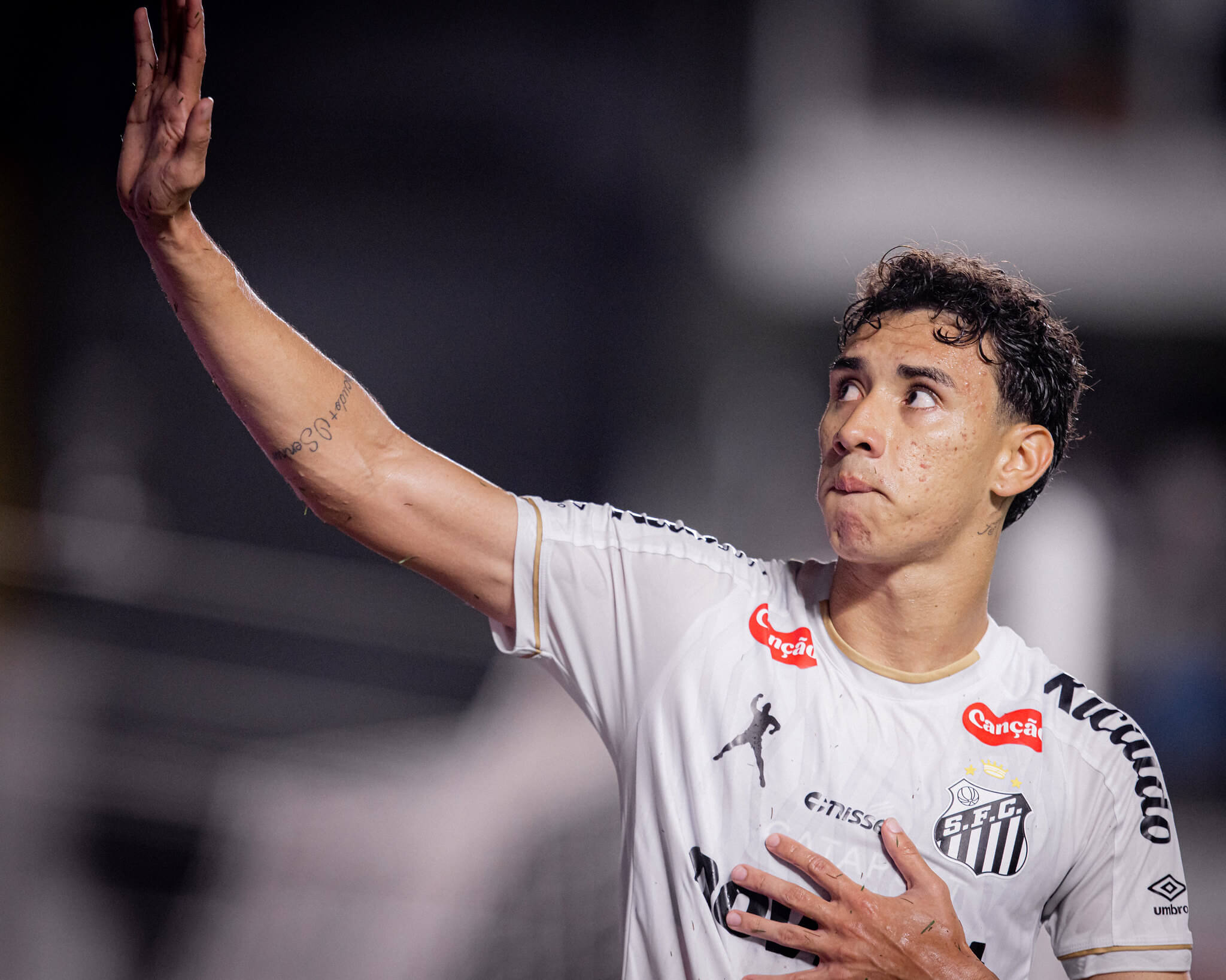 Santos renova contrato com Gabriel Bontempo até dezembro de 2030