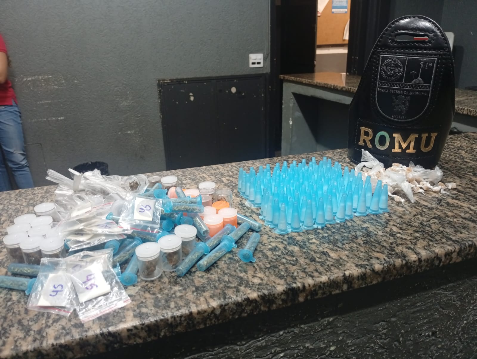 Fuga frustrada termina em prisão por tráfico em São Vicente