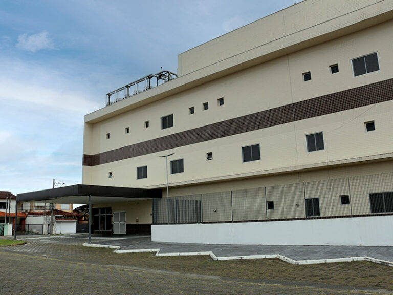 Peruíbe assina gestão de hospital prometido há décadas e inicia etapa final antes da abertura