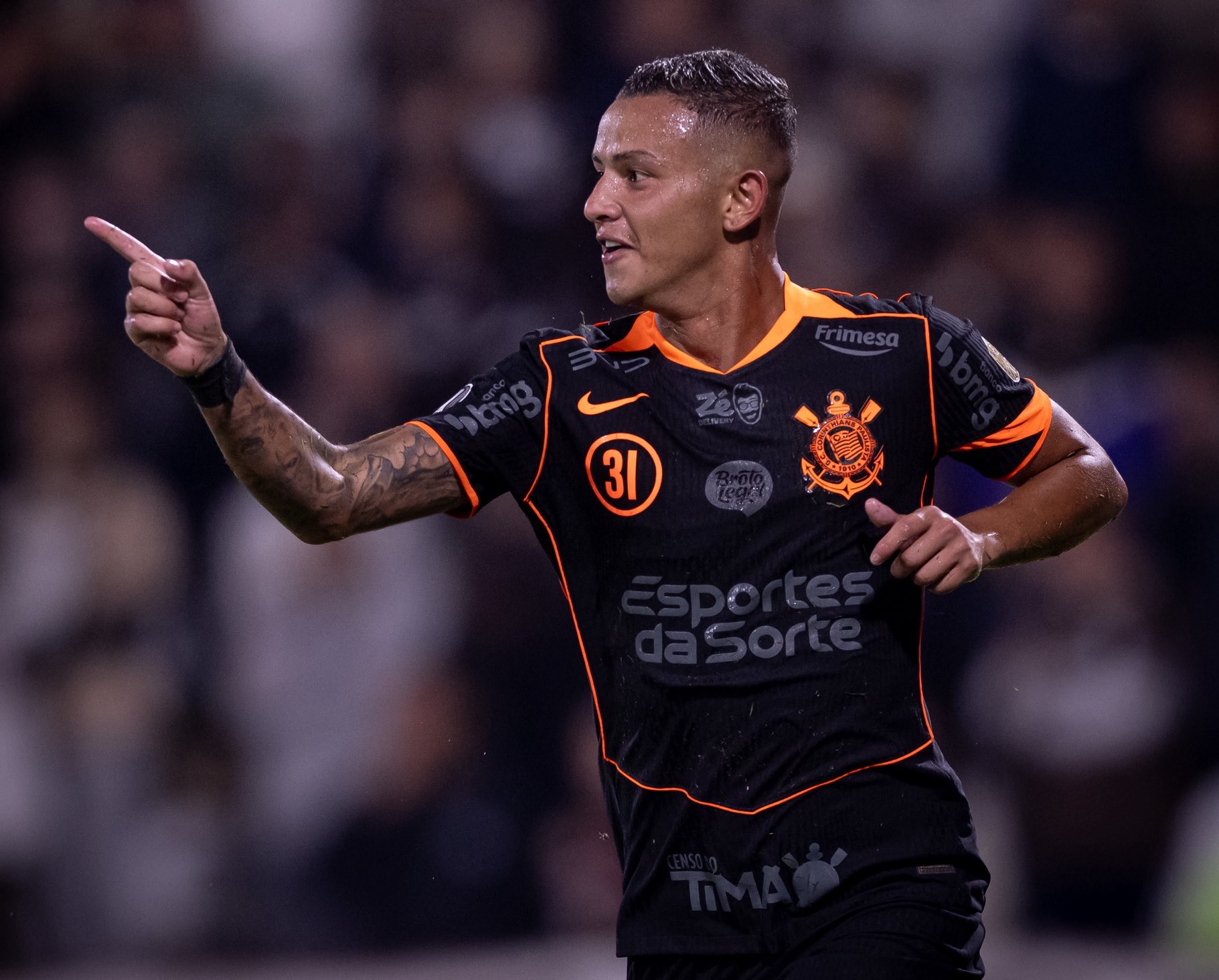 Com Diniz, Corinthians vence na estreia na Libertadores