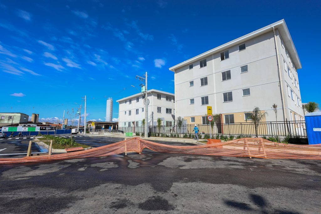 Governador entrega projeto-piloto Parque Palafitas e visita obras na Zona Noroeste de Santos