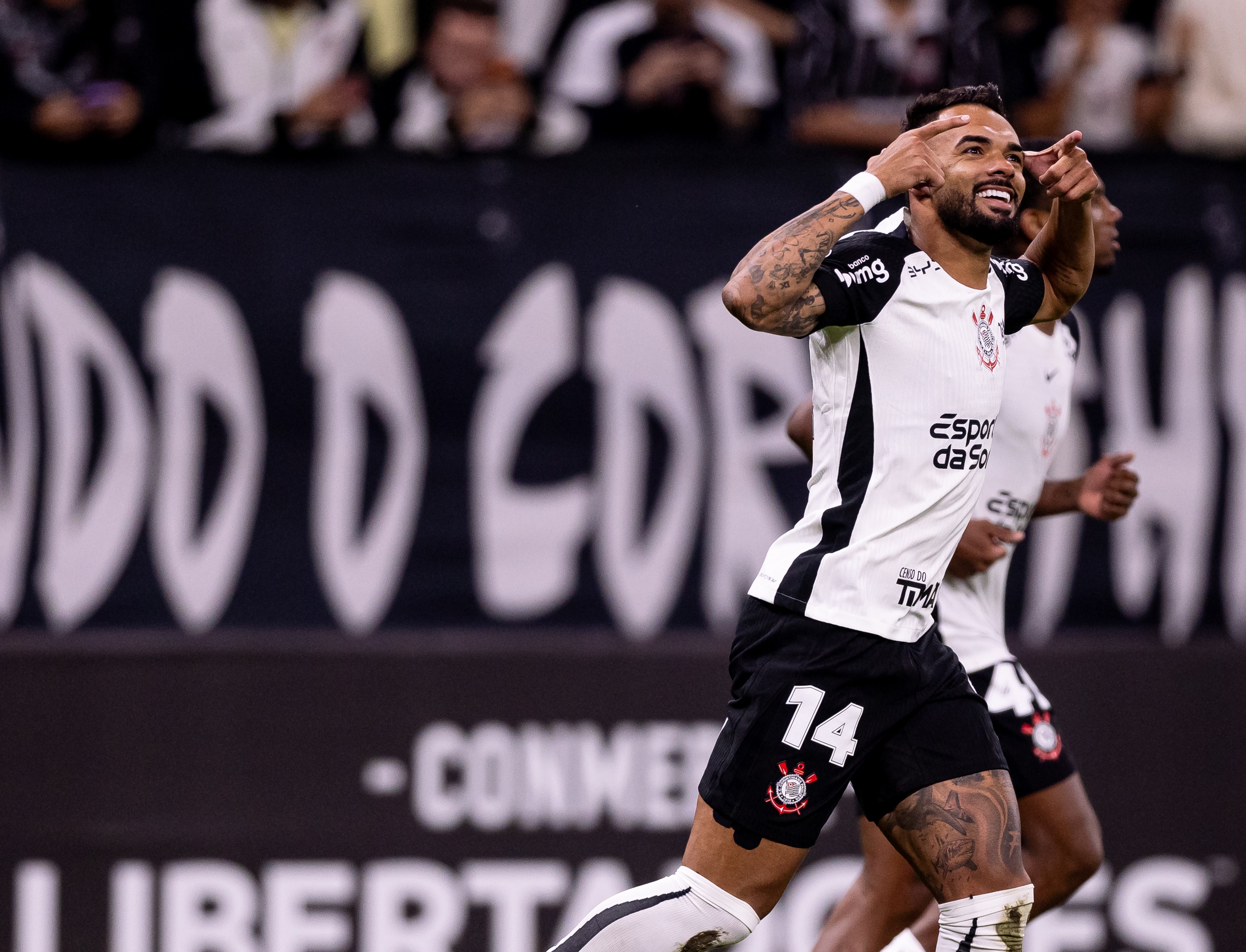 Corinthians decide pelo alto, vence o Santa Fé e dispara na Libertadores