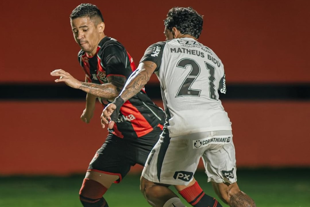 Corinthians e Vitória empatam em jogo com apenas um chute certo no gol