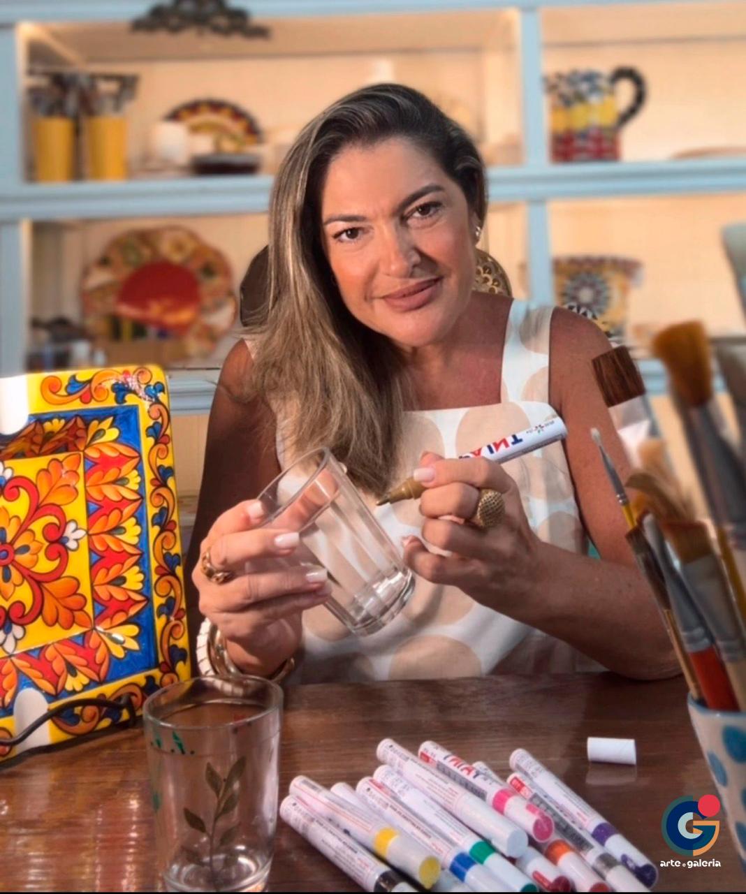 G. Galeria promove workshop de pintura em vidro com vinho e petiscos em Santos