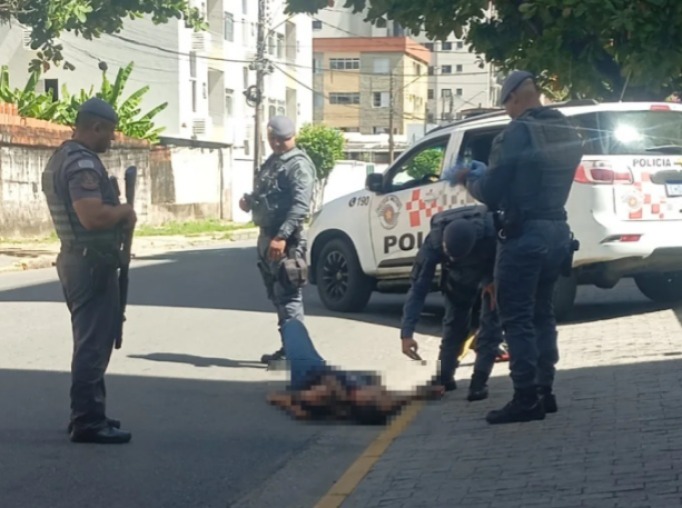 Suspeito é baleado por guarda municipal de folga após roubo de bicicleta em Guarujá