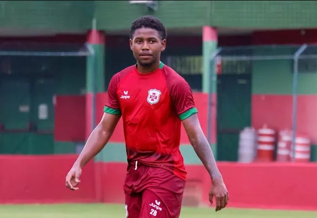 Na Portuguesa Santista, Gabriel Falcão vibra com acesso à Série A2 e vaga na final