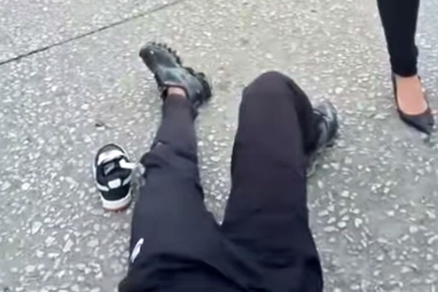 Acidente entre carro e moto em ponte de Guarujá deixa duas pessoas feridas