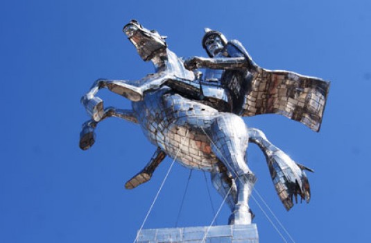 São Jorge de 25 metros é instalado na arena do Corinthians 12 anos após recusa
