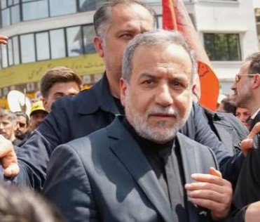 Chanceler do Irã retoma negociação com EUA de forma indireta