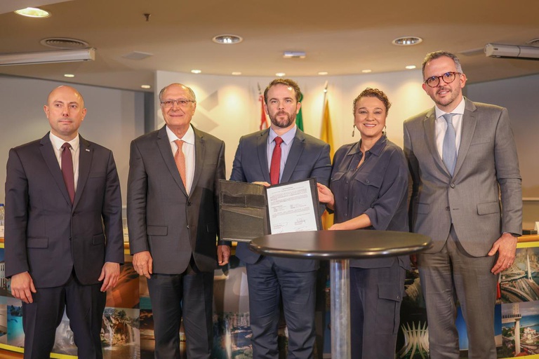 Em que fase está a obra do 1º túnel imerso do Brasil, o Santos-Guarujá?