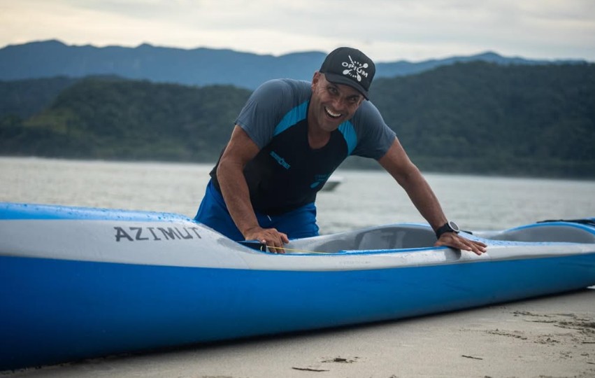 Conheça a história da canoa havaiana, esporte que transformou a paisagem de Santos