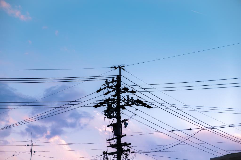 Mongaguá cria regras para organizar fiação aérea