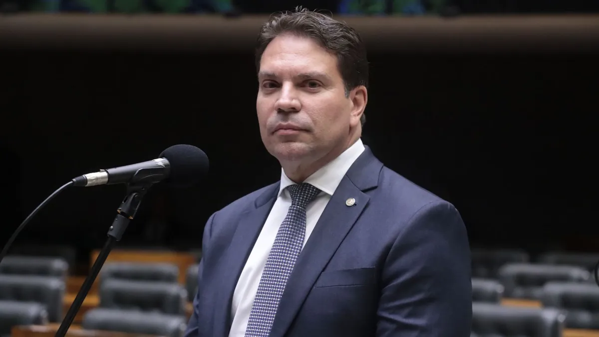 Comissão do Senado cita caso Ramagem e aprova missão aos EUA para acompanhar pedidos de asilo