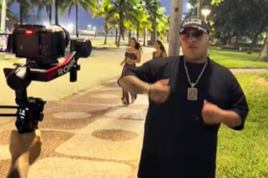 MC Ryan SP gravou clipe na orla de Santos antes de ser preso pela PF em Bertioga; VÍDEO