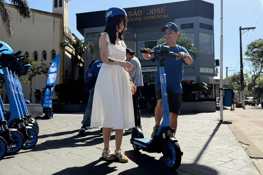 Peruíbe passa a contar com aluguel de 300 patinetes elétricos