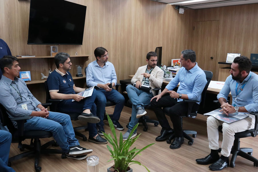 Representantes do Governo Federal visitam Santos e discutem obras do Parque Palafitas