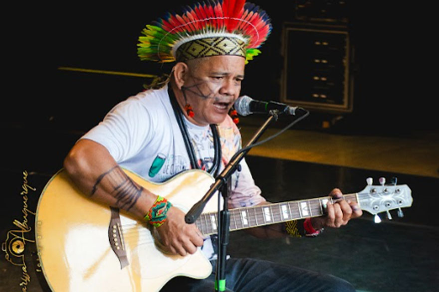 Praia Grande recebe show de artista indígena Guaraci Tupi para lançamento de álbum autoral