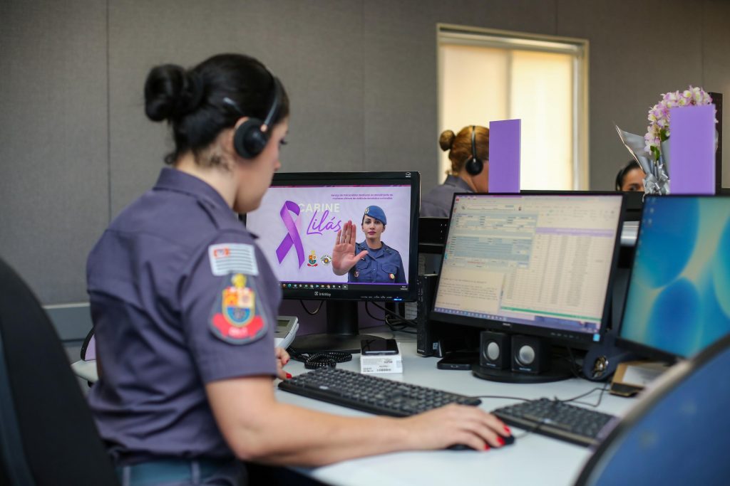 Sistema que integra PM e DDMs agiliza medidas protetivas para vítimas de violência em Santos