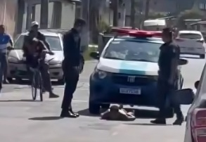 Homem é agredido pela população após tentar matar mulher a garrafadas em Praia Grande