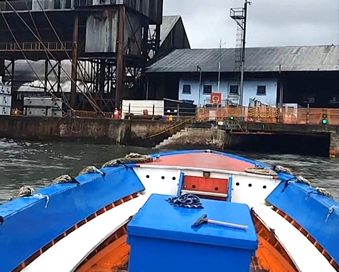 APS é condenada a indenizar usuária de catraia atingida por bloco de concreto