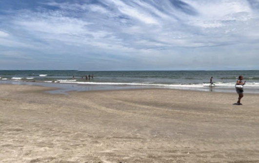 Turista de 20 anos morre após se afogar em área sem guarda-vidas em Mongaguá