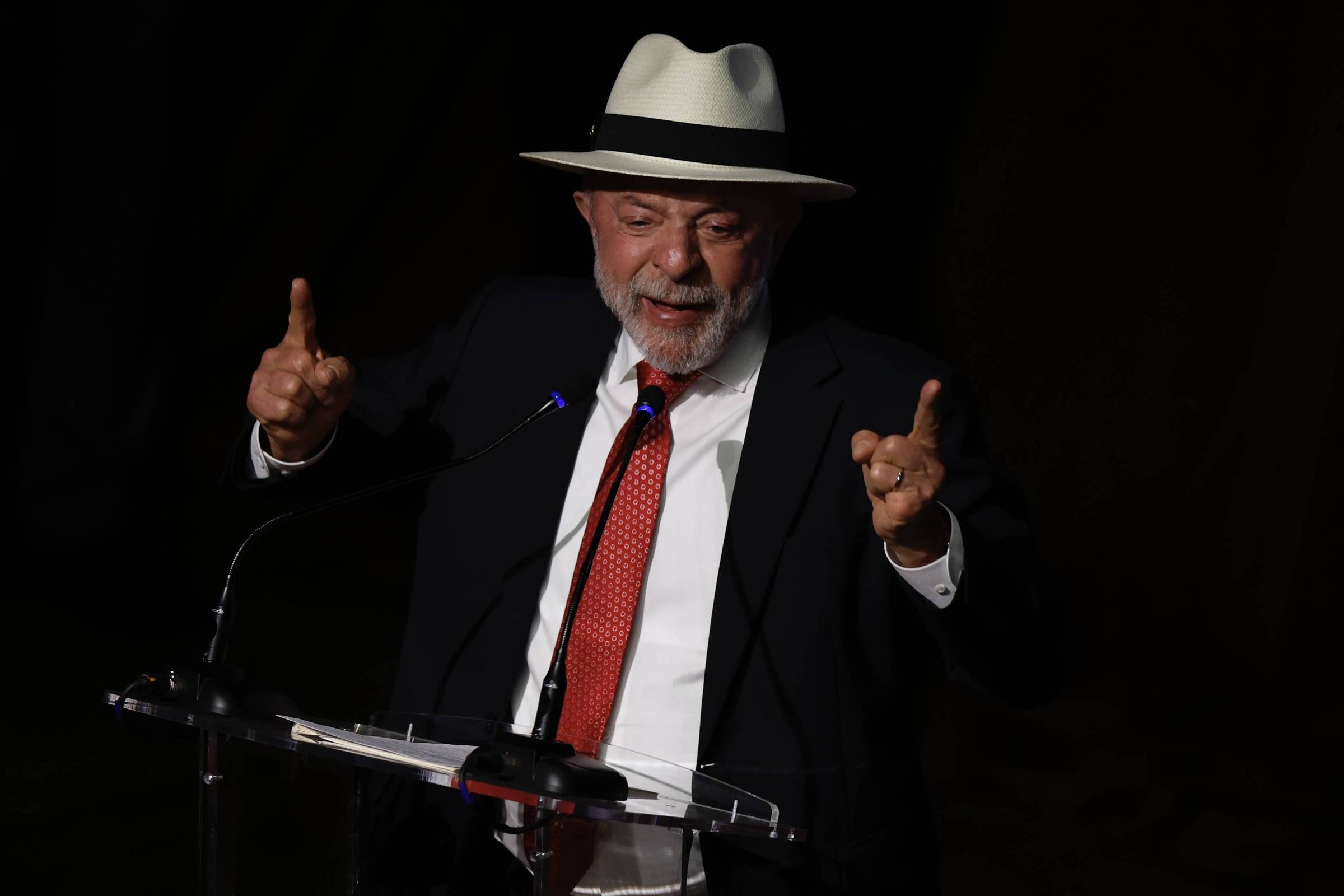 Em busca de popularidade, Lula anunciará R$ 30 bi para financiar carros de motoristas de app